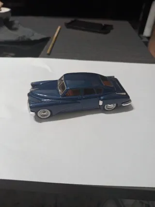 Coche a escala 1:43