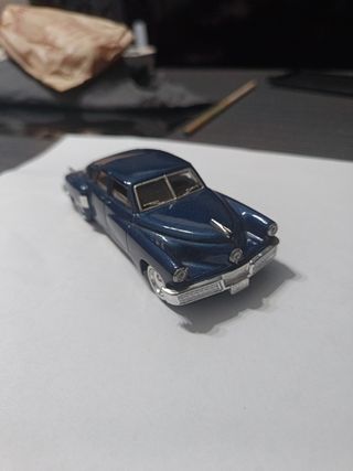 Coche a escala 1:43