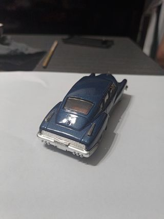 Coche a escala 1:43