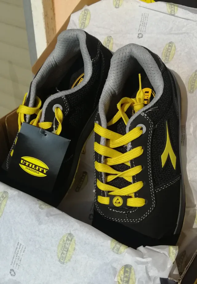 Scarpe Diadora antinfortunistiche Tg. 40