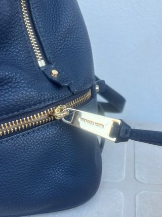 Mochila Michael Kors Azul y Dorada