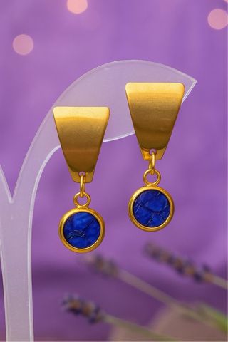 Pendientes hechos a mano azul y dorado