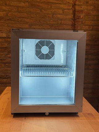 Mini nevera con puerta de cristal