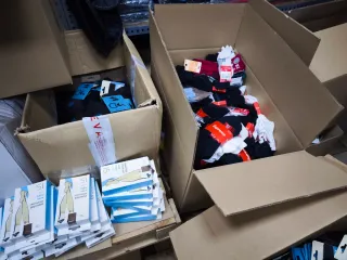 PIEZAS DE MEDIAS, CALCETINES Y PANTIMEDIAS