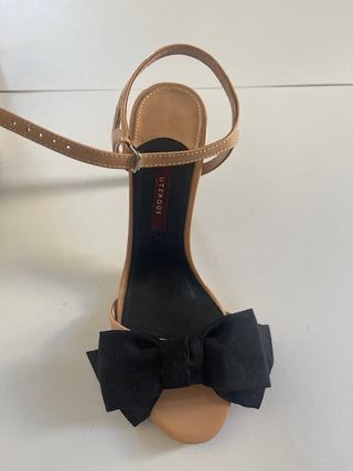 Tacones UTERQUE Talla 38 Negro/Marrón