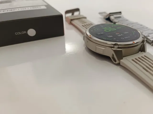 Smartwatch + correa metálica + protector cristal