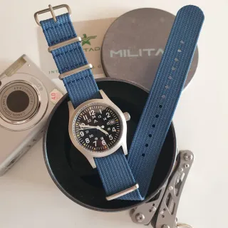 Reloj Militado, movimiento suizo, zafiro, acero