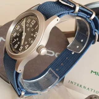 Reloj Militado, movimiento suizo, zafiro, acero