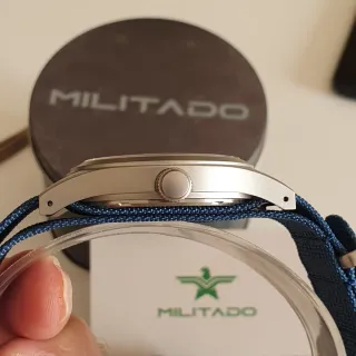 Reloj Militado, movimiento suizo, zafiro, acero