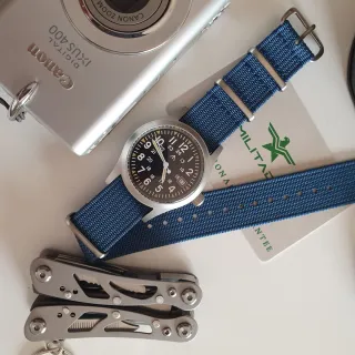 Reloj Militado, movimiento suizo, zafiro, acero