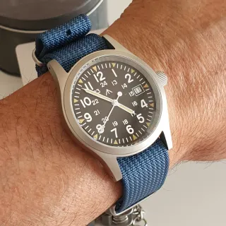 Reloj Militado, movimiento suizo, zafiro, acero