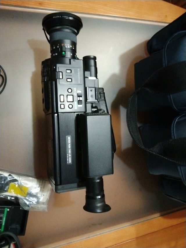 Sony Handycam CCD-V50E Video 8