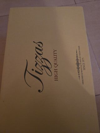 Zapatos niño comunión beige de la marca Tizzas