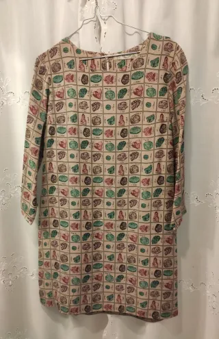 Vestido Nice Things beige estampado piedras