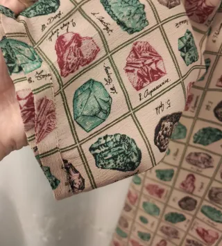 Vestido Nice Things beige estampado piedras