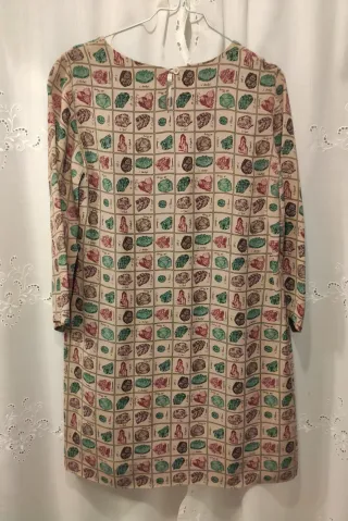 Vestido Nice Things beige estampado piedras