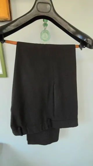 Traje de chaqueta y pantalón negro