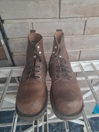 Botines Dr. Martens Marrones Cordones
