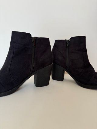 Botines negros de tacón