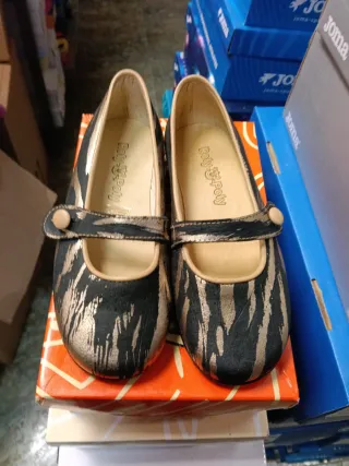 Merceditas Roly Poly niña . talla 29.