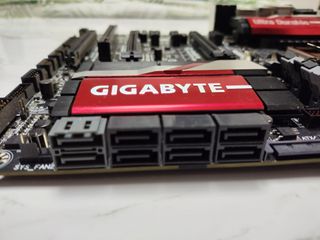 Placa Base Gigabyte GA-Z87X-UD4H LGA1150