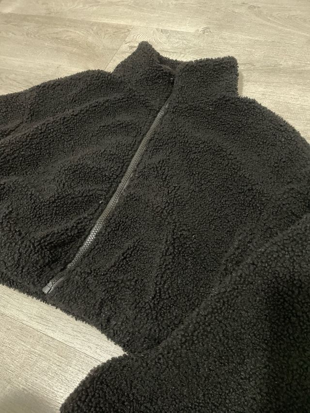 Chaqueta Crop Top Borreguito Negra