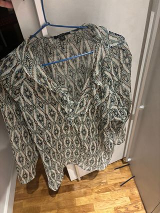 Camisa Massimo Dutti verde estampada Talla S