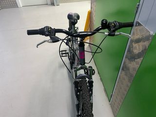Bicicleta Montaña Gris y Rosa