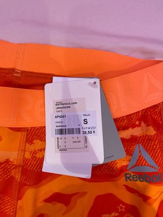 Conjunto deportivo Reebok naranja y rojo Talla S