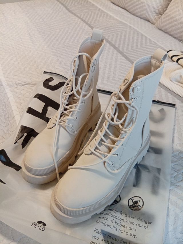 Botas de mujer color beige