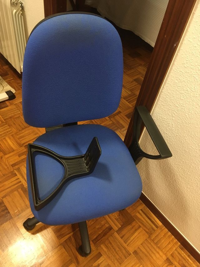 Silla de escritorio azul y negra
