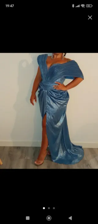 Vestido fiesta azul brillante