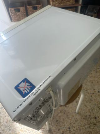 Microondas KING D'HOME blanco y amarillo