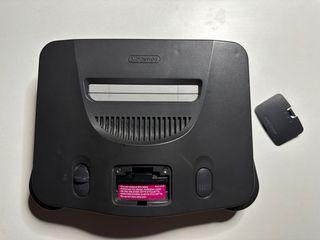 Nintendo 64 Negra con mando y cables originales