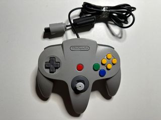 Nintendo 64 Negra con mando y cables originales