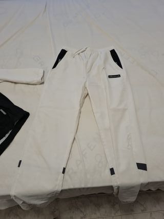Chandal completo deportivo
 Ellesse talla 13/14