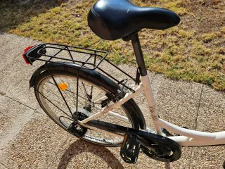 Bicicleta CITY 40 Blanca con Cesta y Portaequipaje