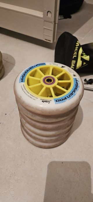 Ruedas Patines - 3 juegos más dos ruedas 