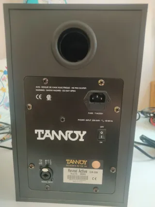 Tannoy Reveal Active Autoamplificados 50W