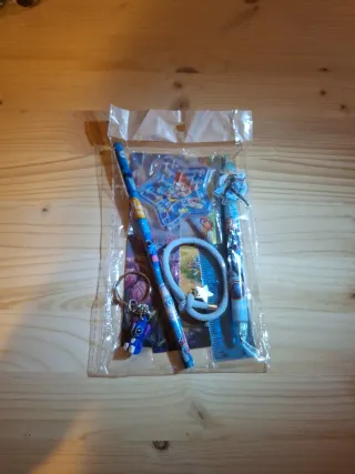 Pack azul de papelería: boli, lápiz, llavero Stitc