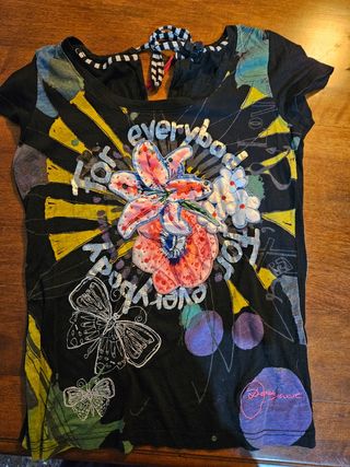 Camiseta Desigual multicolor con flores