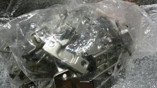 Pack 30 bisagras metálicas con tornillos