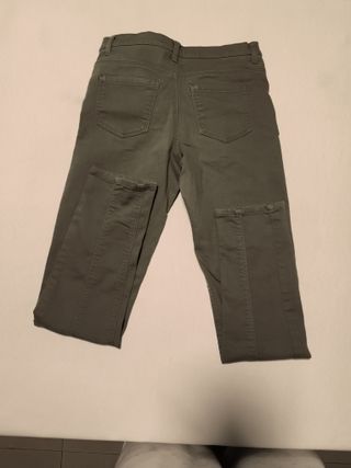 Pantalón H&M verde con cremalleras