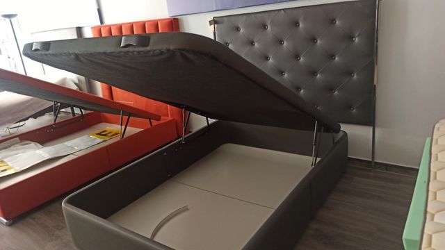 Canapé y cabecero tapizado