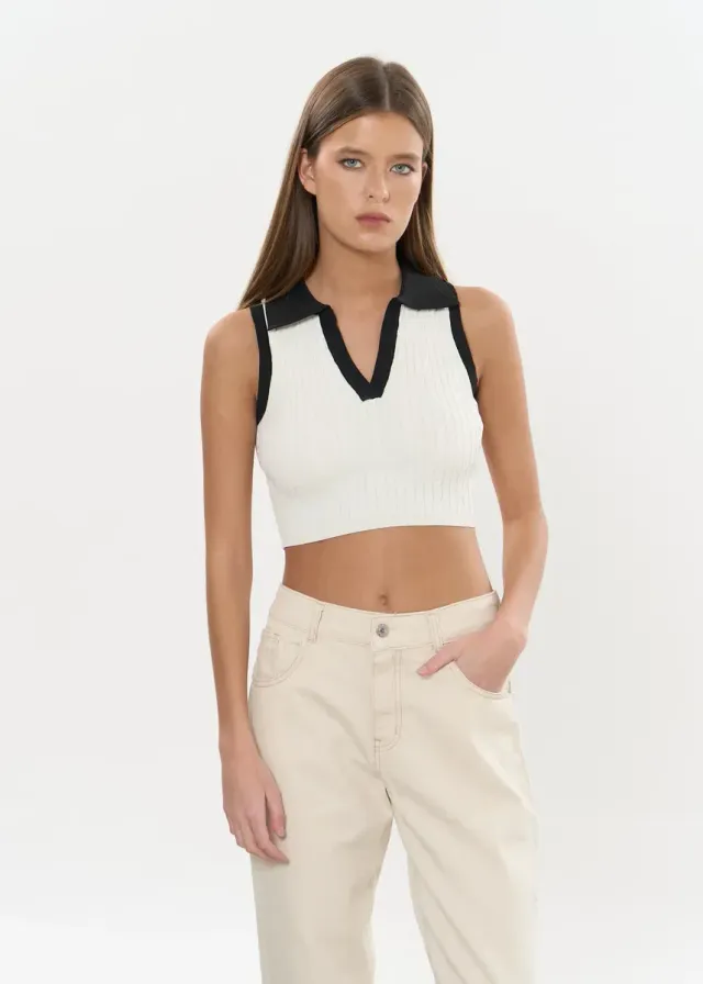 Top Bershka blanco y negro