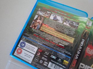 Piranha 3D Blu-Ray 2D & 3D + 2 anteojos Pelicula