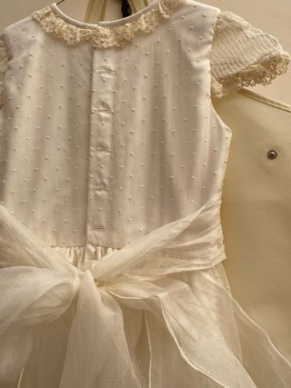 Vestido de Comunión color crema