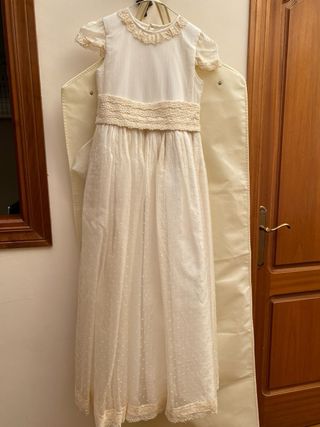 Vestido de Comunión color crema