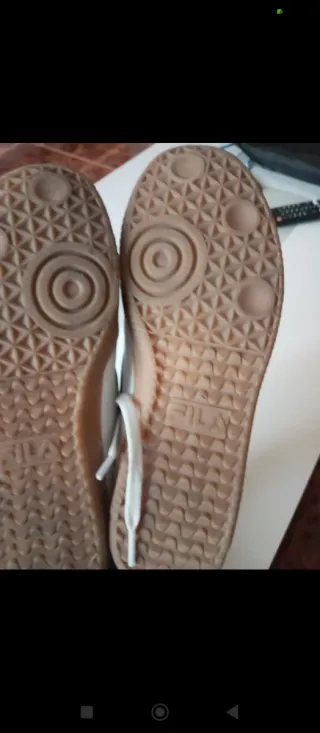Zapatillas Fila Blancas y Verdes