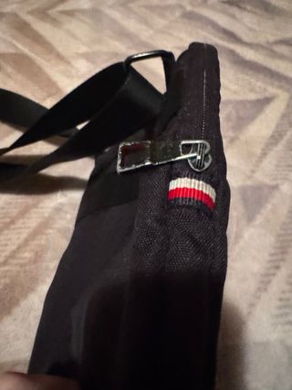 Bolso bandolera hombre Tommy Hilfiger negro